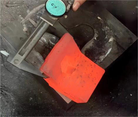 Forging grinder hammer